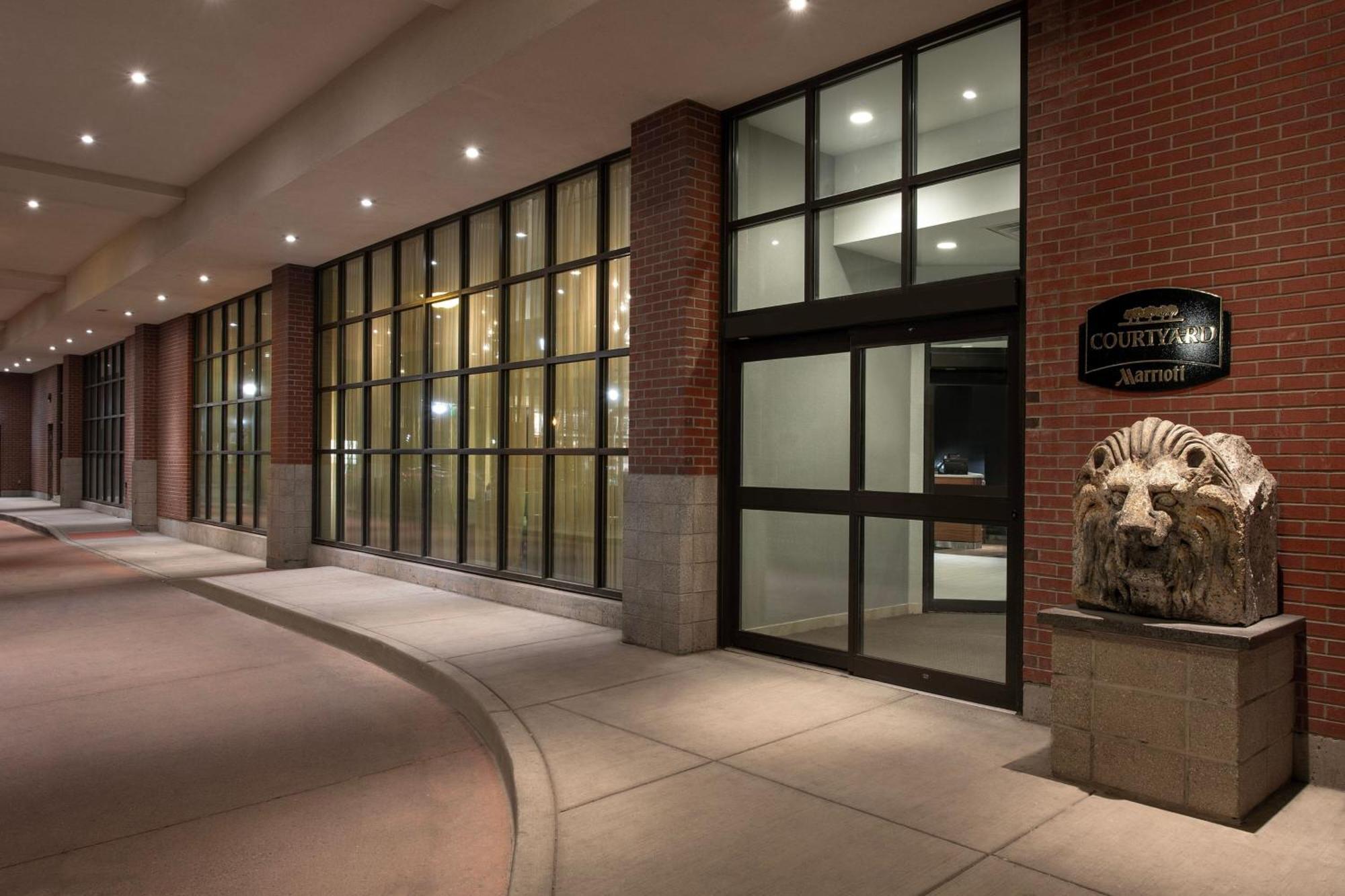 Courtyard By Marriott Syracuse Downtown At Armory Square Hotel Exterior photo