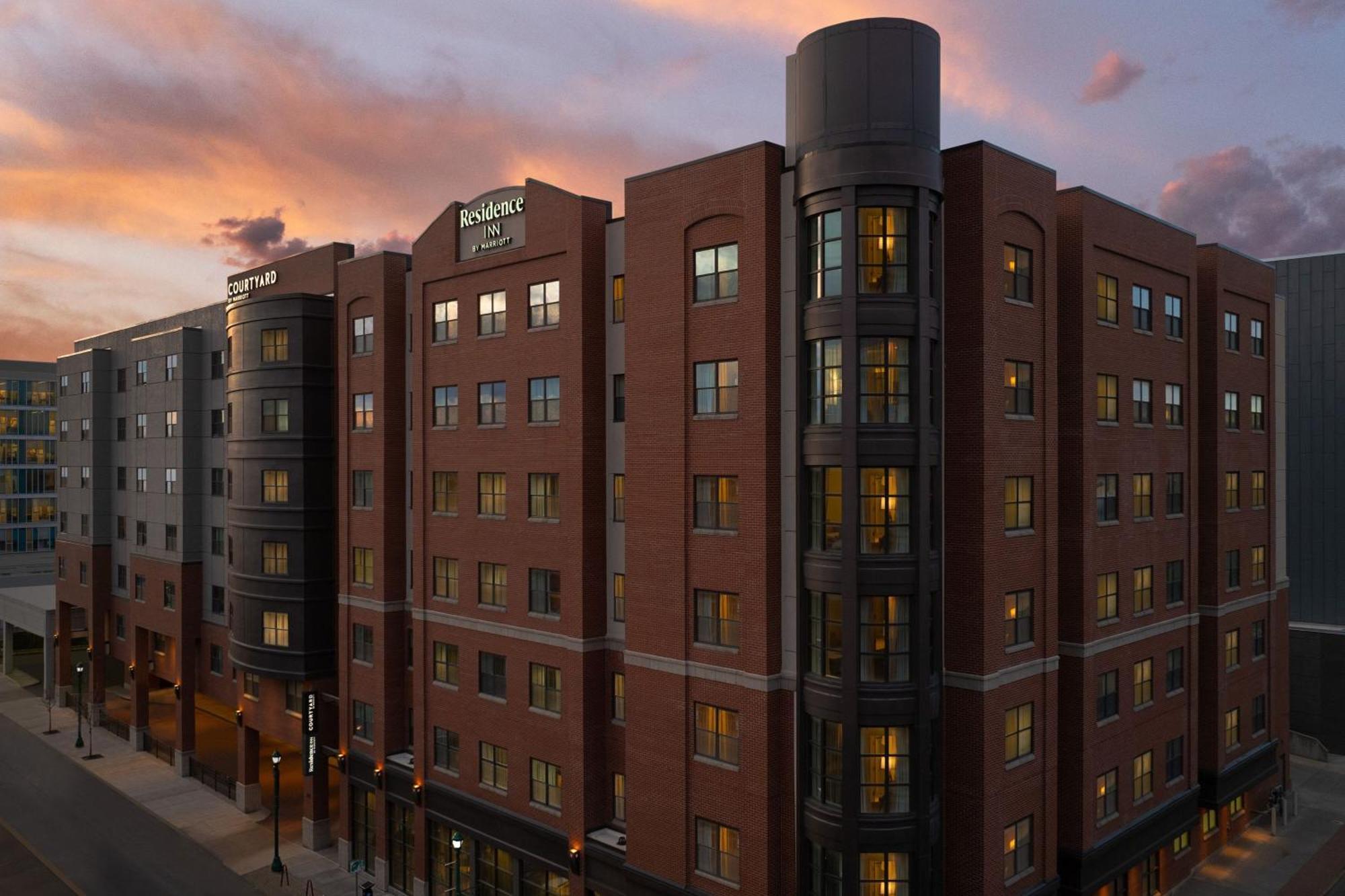 Courtyard By Marriott Syracuse Downtown At Armory Square Hotel Exterior photo